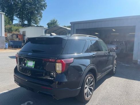 Used 2025 Ford Explorer ST-Line AWD/4WD image 6
