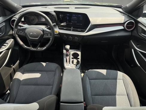 Used 2024 Chevrolet Trax RS w/ Driver Confidence Package FWD image 8