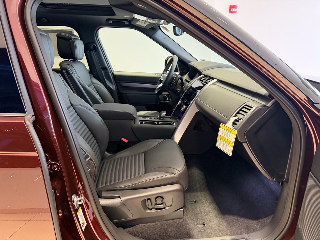 New 2026 Land Rover Discovery Limited Edition AWD/4WD image 16