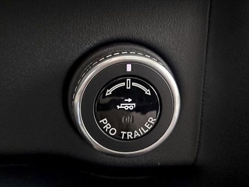 Certified 2025 Lincoln Navigator Reserve AWD/4WD image 26