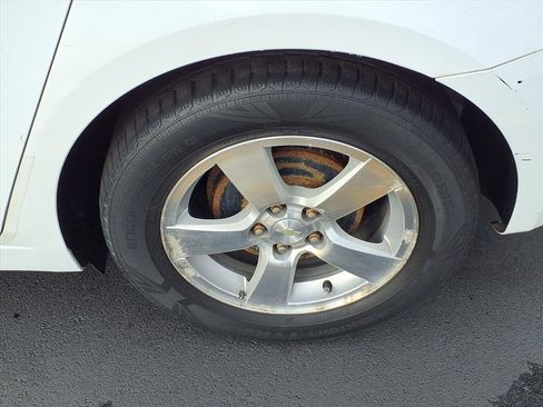 Used 2014 Chevrolet Cruze LT image 24