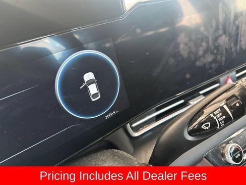 Used 2023 Hyundai Elantra SEL w/ Convenience Package FWD image 2