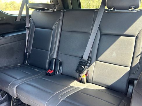 Used 2023 Chevrolet Suburban Premier image 11