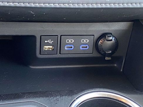 Used 2022 Toyota Highlander XLE image 28