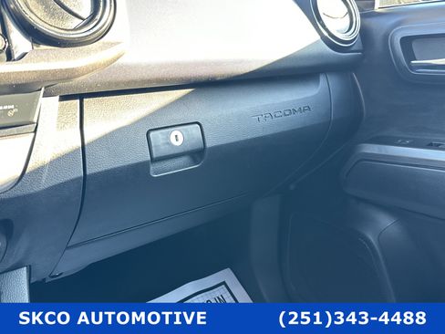 Used 2021 Toyota Tacoma TRD Sport image 24