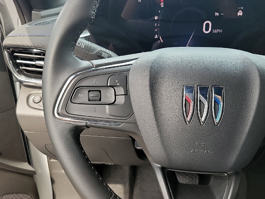Used 2025 Buick Envista Sport Touring w/ Advanced Safety Package FWD image 18