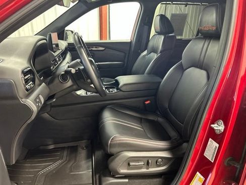 Certified 2025 Honda Pilot TrailSport image 15