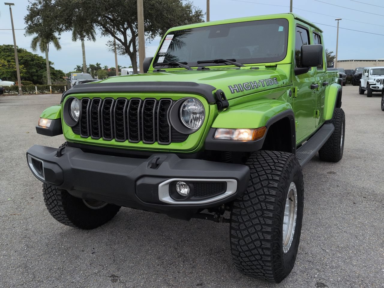 Used 2025 Jeep Gladiator Sport AWD/4WD image 9