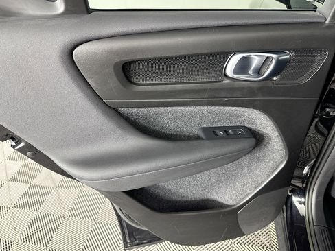Used 2023 Volvo XC40 Recharge Plus image 24
