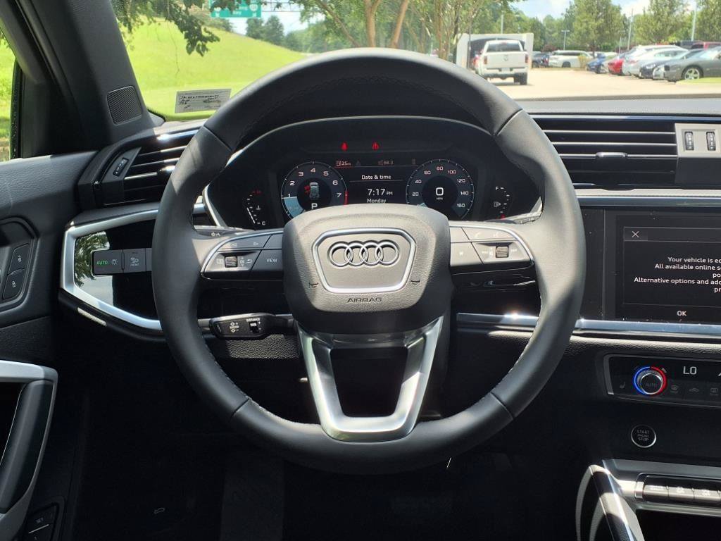 Used 2025 Audi Q3 2.0T Premium AWD/4WD image 11