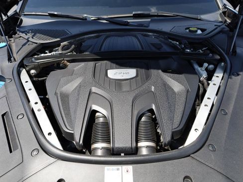 Used 2020 Porsche Panamera 4S image 20