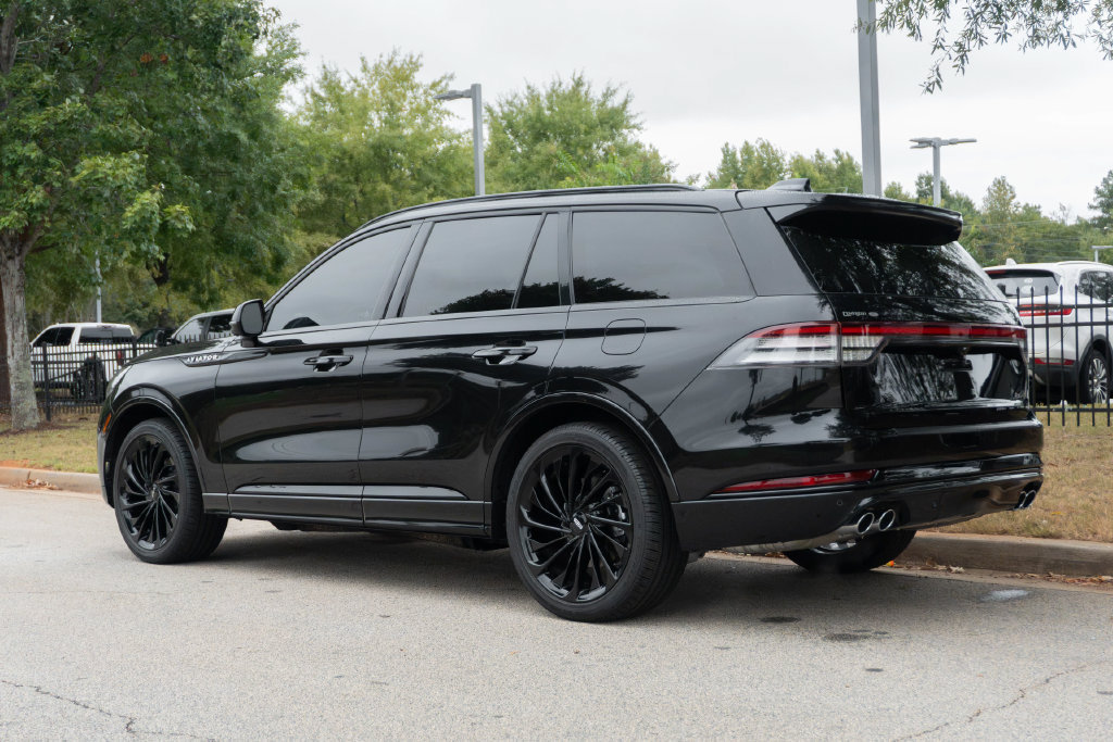 Used 2025 Lincoln Aviator Reserve w/ Jet Appearance Package RWD image 14