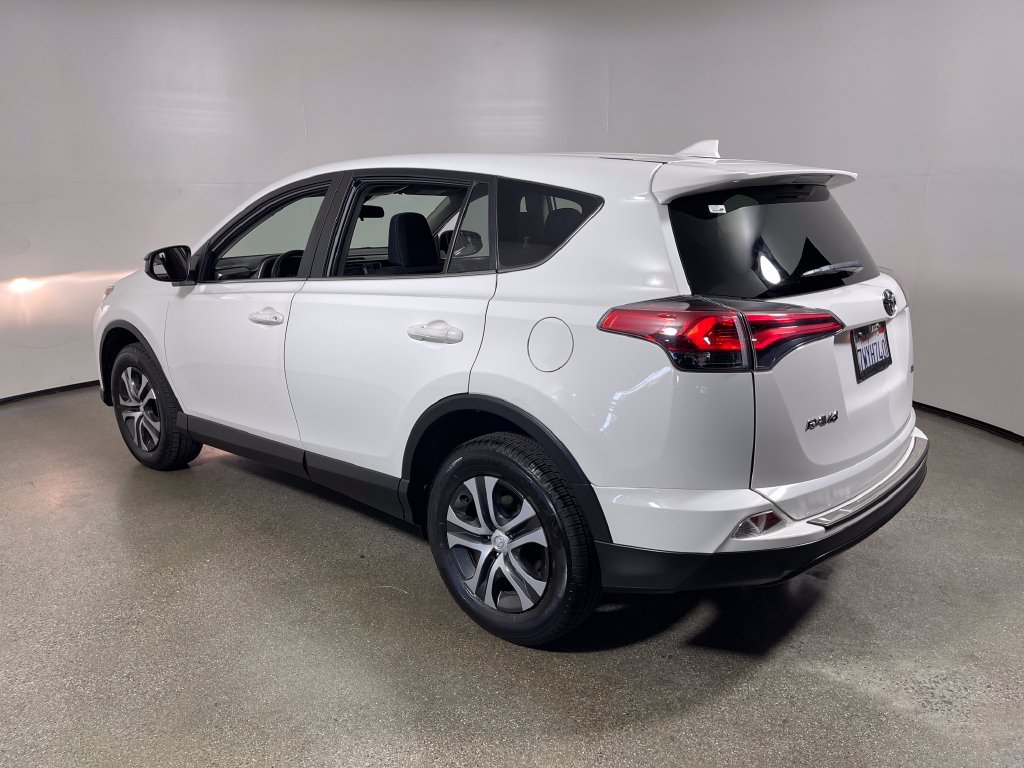 Certified 2018 Toyota RAV4 LE w/ Carpet Mat Package FWD image 5