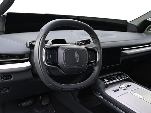 New 2025 Lincoln Navigator Reserve w/ Jet Appearance Package image 11