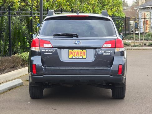 Used 2011 Subaru Outback 2.5i Limited image 5