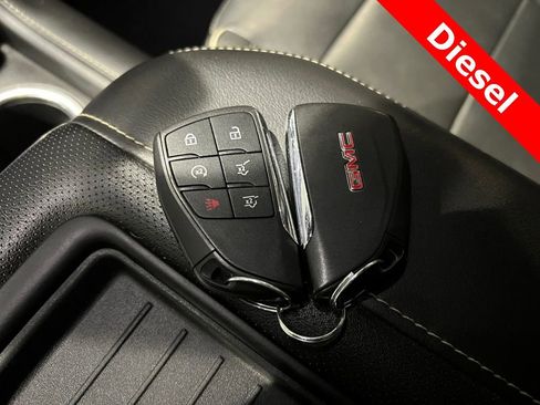 Used 2021 GMC Yukon SLT image 44