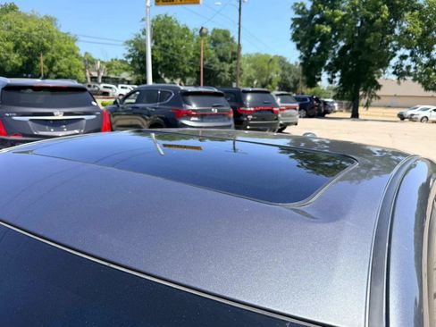 Used 2023 Nissan Sentra SR w/ SR Premium Package FWD image 6