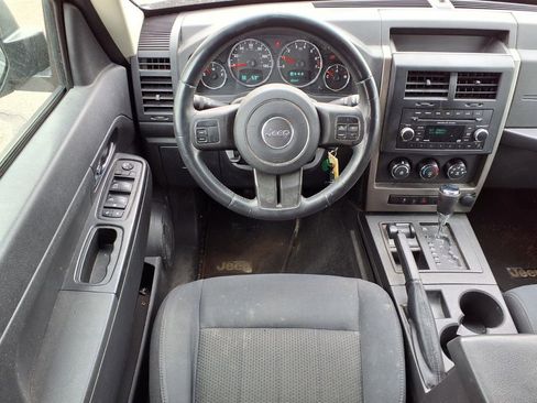 Used 2012 Jeep Liberty Sport w/ Popular Equipment Group AWD/4WD image 9