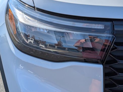 New 2026 Ford Explorer ST-Line image 5