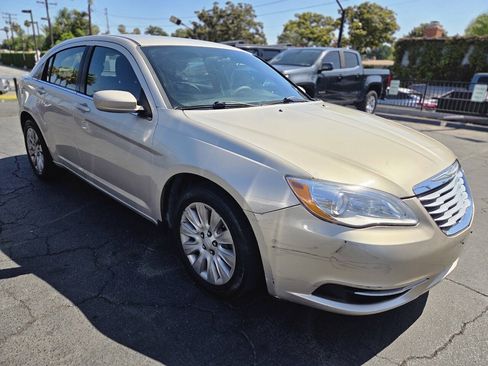 Used 2014 Chrysler 200 LX FWD image 2