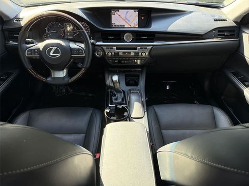 Used 2016 Lexus ES 350 w/ Navigation System Package FWD image 11