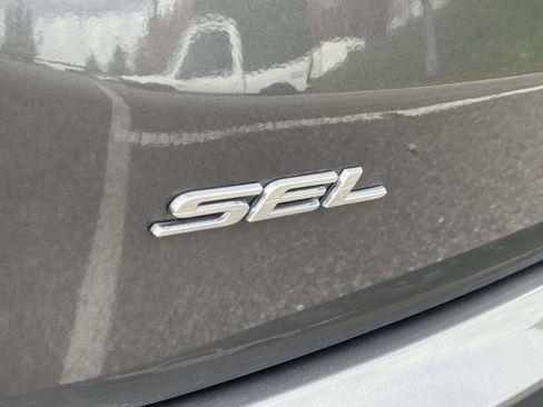 Certified 2022 Ford Edge SEL w/ Convenience Package image 6