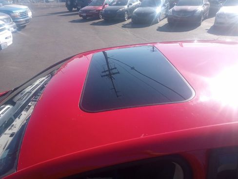 Used 2011 Volkswagen Golf 4-Door image 10