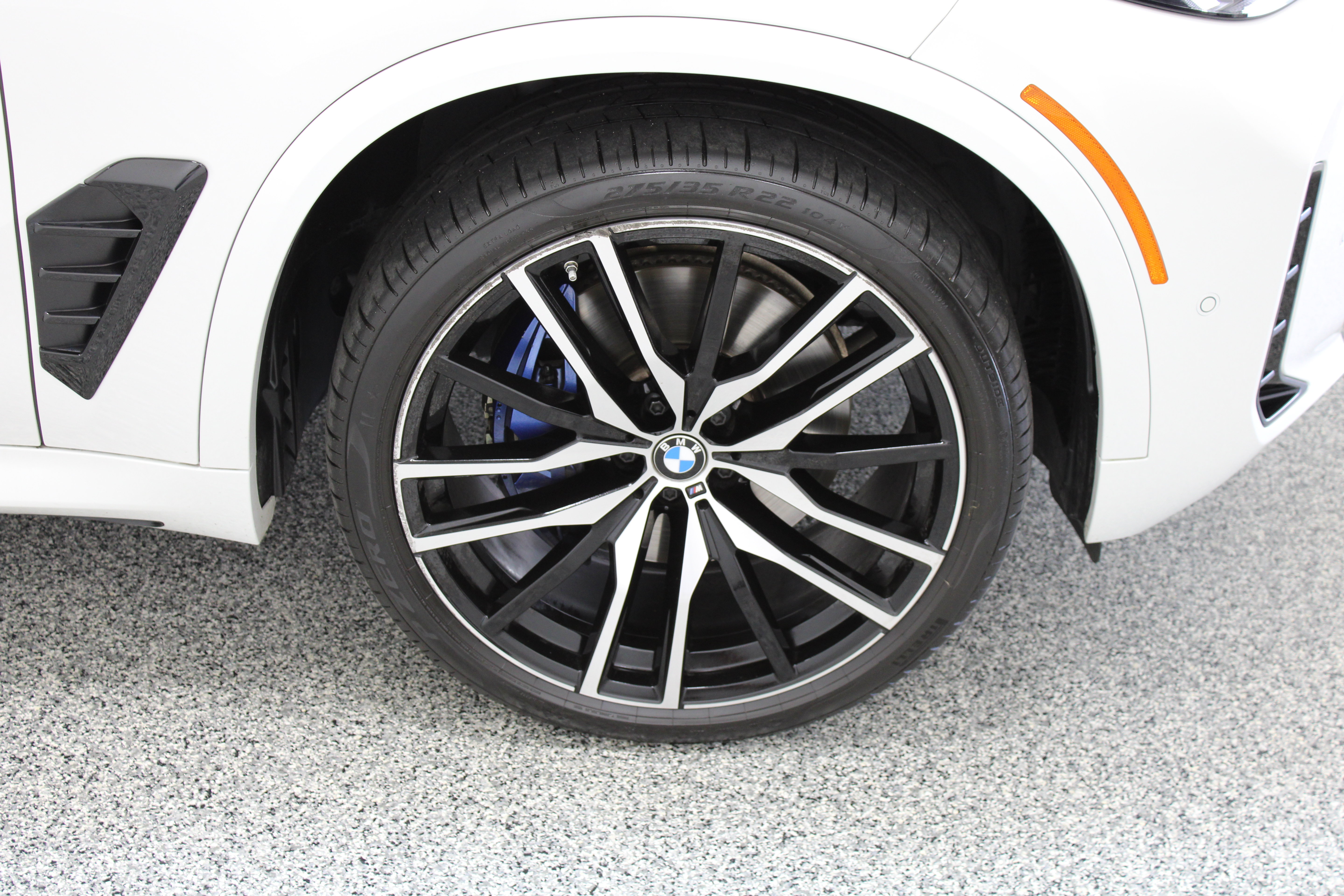 Used 2025 BMW X5 xDrive40i w/ M Sport Package AWD/4WD image 5
