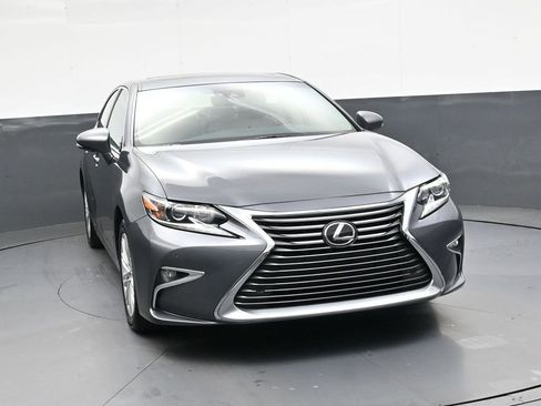 Used 2017 Lexus ES 350 w/ Premium Package FWD image 9