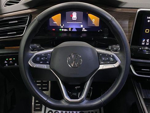 Certified 2025 Volkswagen Atlas SEL Premium R-Line AWD/4WD image 16