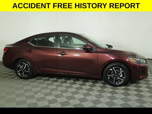 Used 2024 Nissan Sentra SV FWD image 2