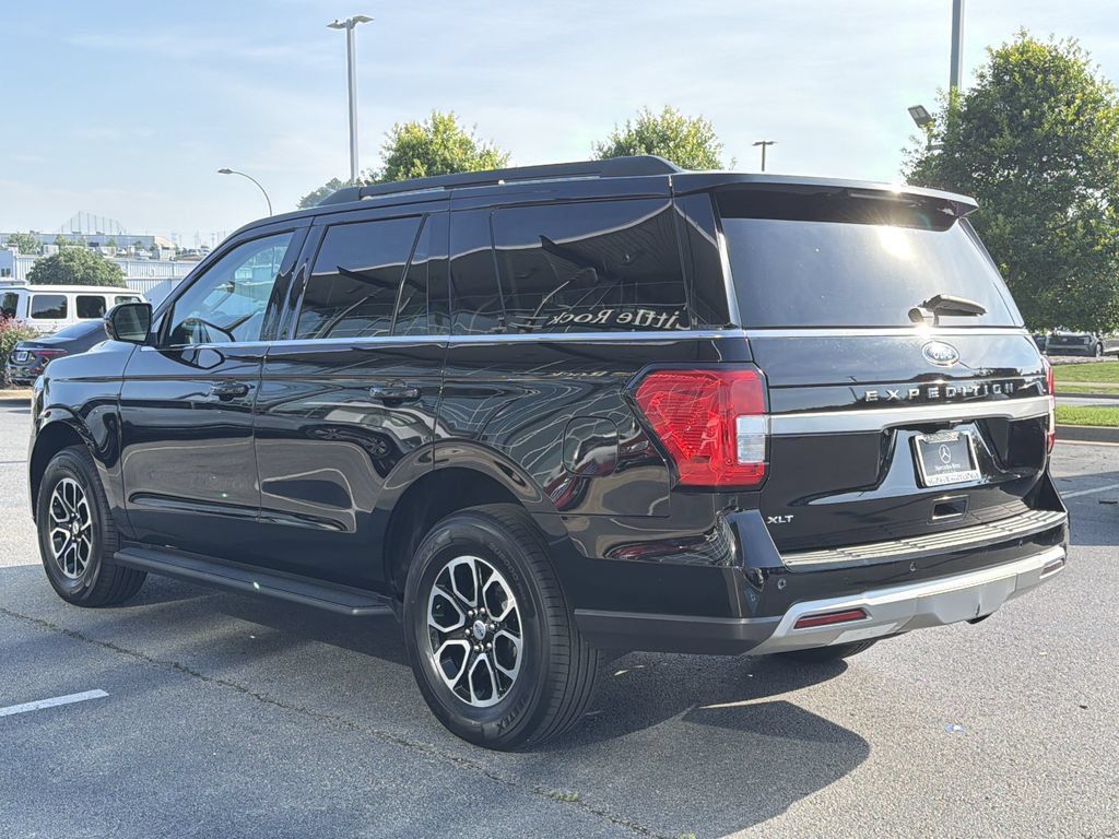 Used 2024 Ford Expedition XLT AWD/4WD image 5