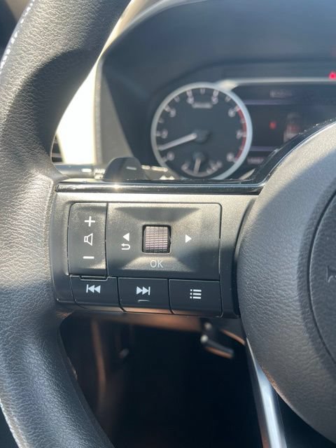 Used 2023 Nissan Rogue SV FWD image 12
