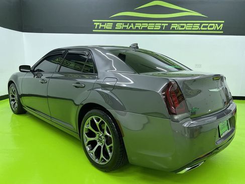 Used 2018 Chrysler 300 S w/ 300S Premium Group RWD image 7