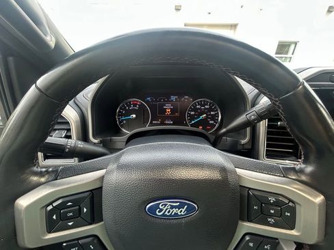 Used 2022 Ford F350 Platinum w/ Tremor Off-Road Package AWD/4WD image 14