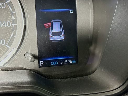 Certified 2022 Toyota Corolla Cross LE image 11