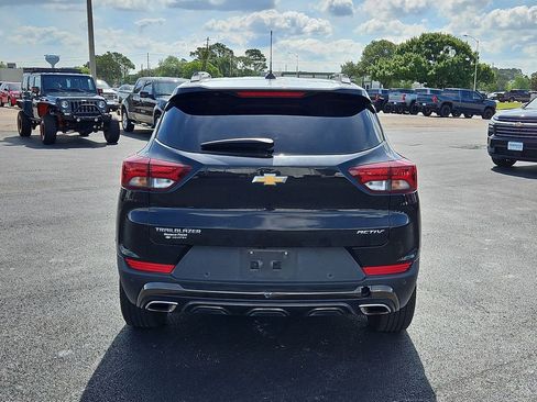 Used 2021 Chevrolet TrailBlazer ACTIV w/ Technology Package FWD image 5
