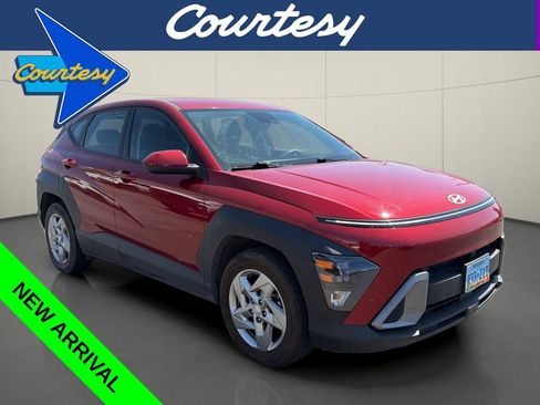 Used 2024 Hyundai Kona SE FWD image 1