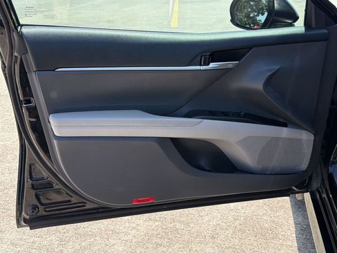 Used 2022 Toyota Camry LE FWD image 13