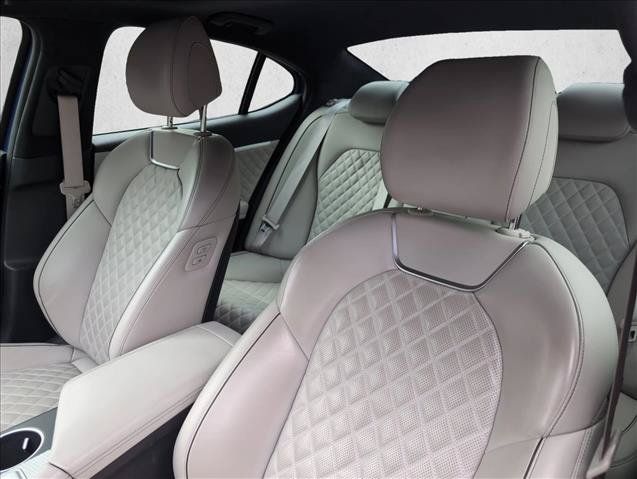 Used 2022 Genesis G70 3.3T RWD image 11