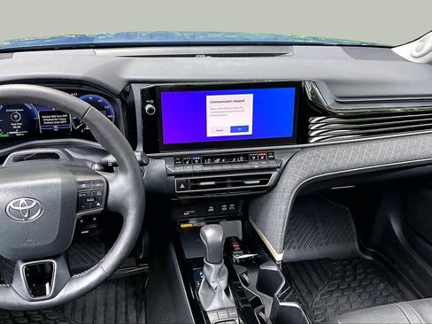 Certified 2026 Toyota Camry Hybrid AWD/4WD image 7