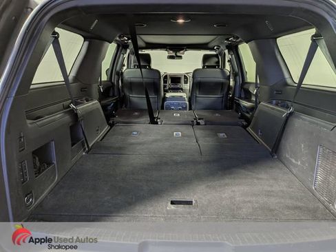 Used 2018 Ford Expedition Max XLT w/ Equipment Group 202A AWD/4WD image 11