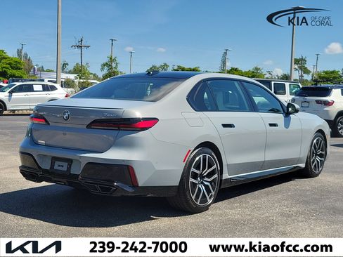Used 2025 BMW 760i xDrive AWD/4WD image 6