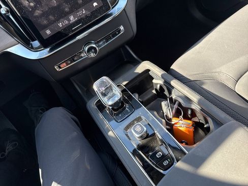 Certified 2025 Volvo XC90 B5 Plus image 29