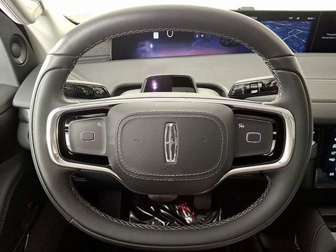 New 2025 Lincoln Navigator L Reserve AWD/4WD image 18