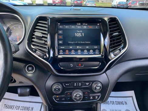 Used 2019 Jeep Cherokee Limited AWD/4WD image 14