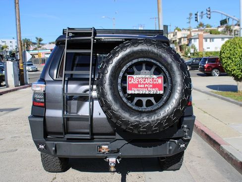 Used 2023 Toyota 4Runner TRD Off-Road Premium w/ Off Road Premium Plus Package image 4