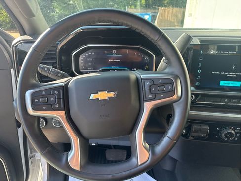 Used 2025 Chevrolet Silverado 2500 LT w/ Convenience Package AWD/4WD image 25