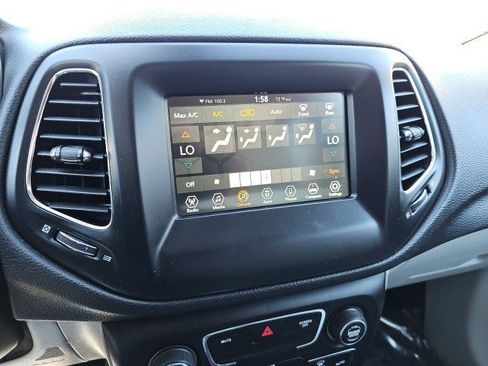 Used 2020 Jeep Compass Latitude image 22