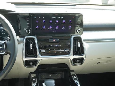 Used 2023 Kia Sorento SX AWD/4WD image 15